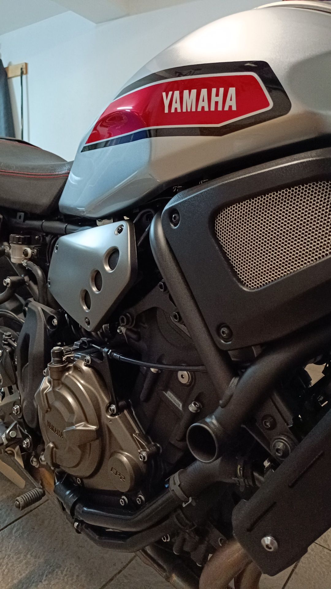 Yamaha XSR 700 Grey