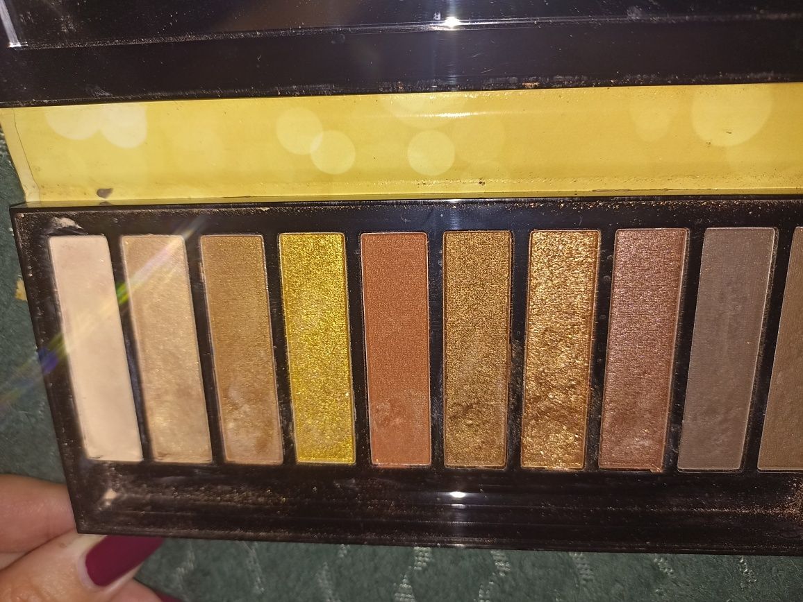 Paletka cieni Avon glowing gold