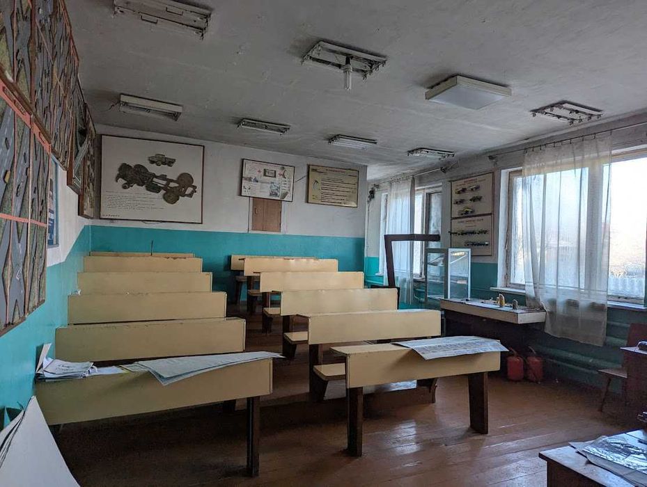 Продам автошколу у Дахнівці вул. Праслов’янська 580 кв.м. на 21 сотці