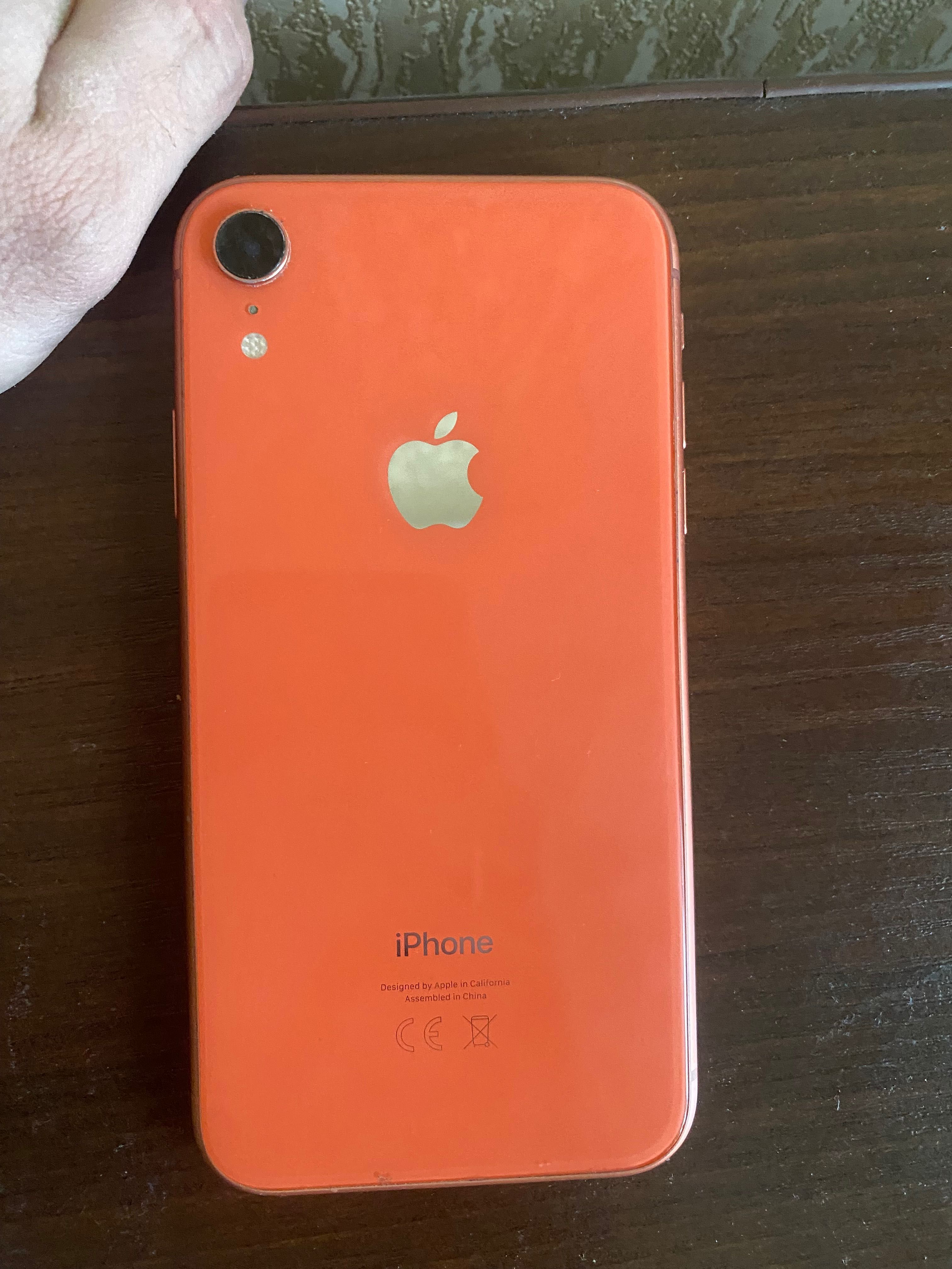 айфон xr на 64gb побитий екран