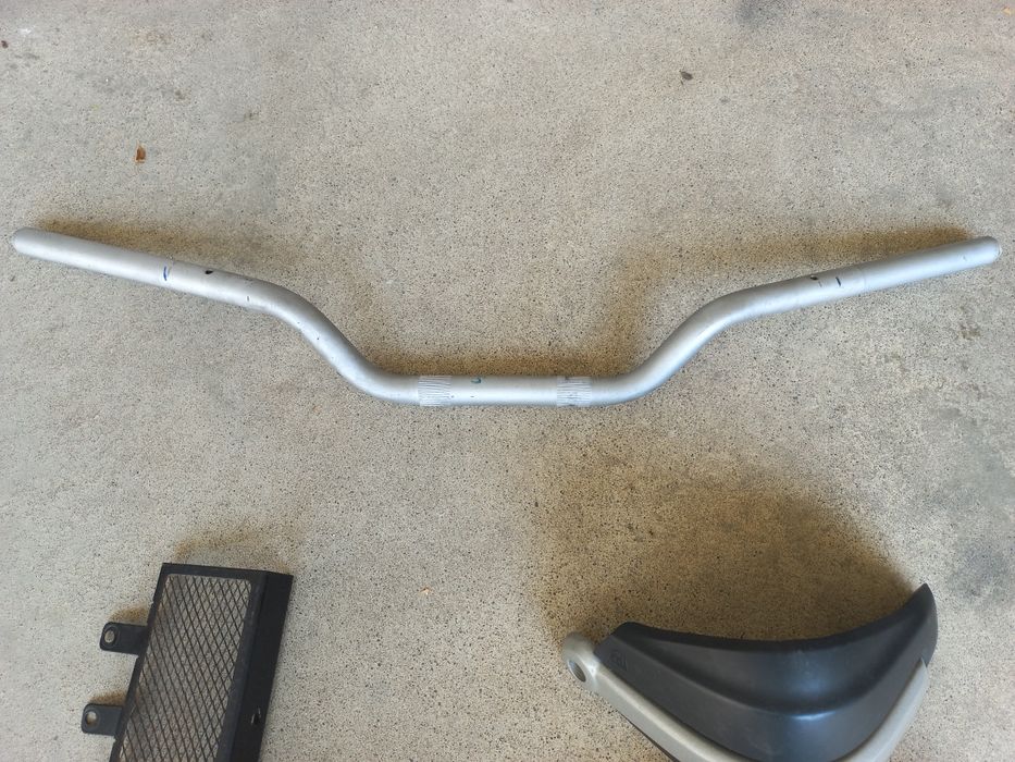 Guarda mãos, grelha radiador e guiador royal enfield