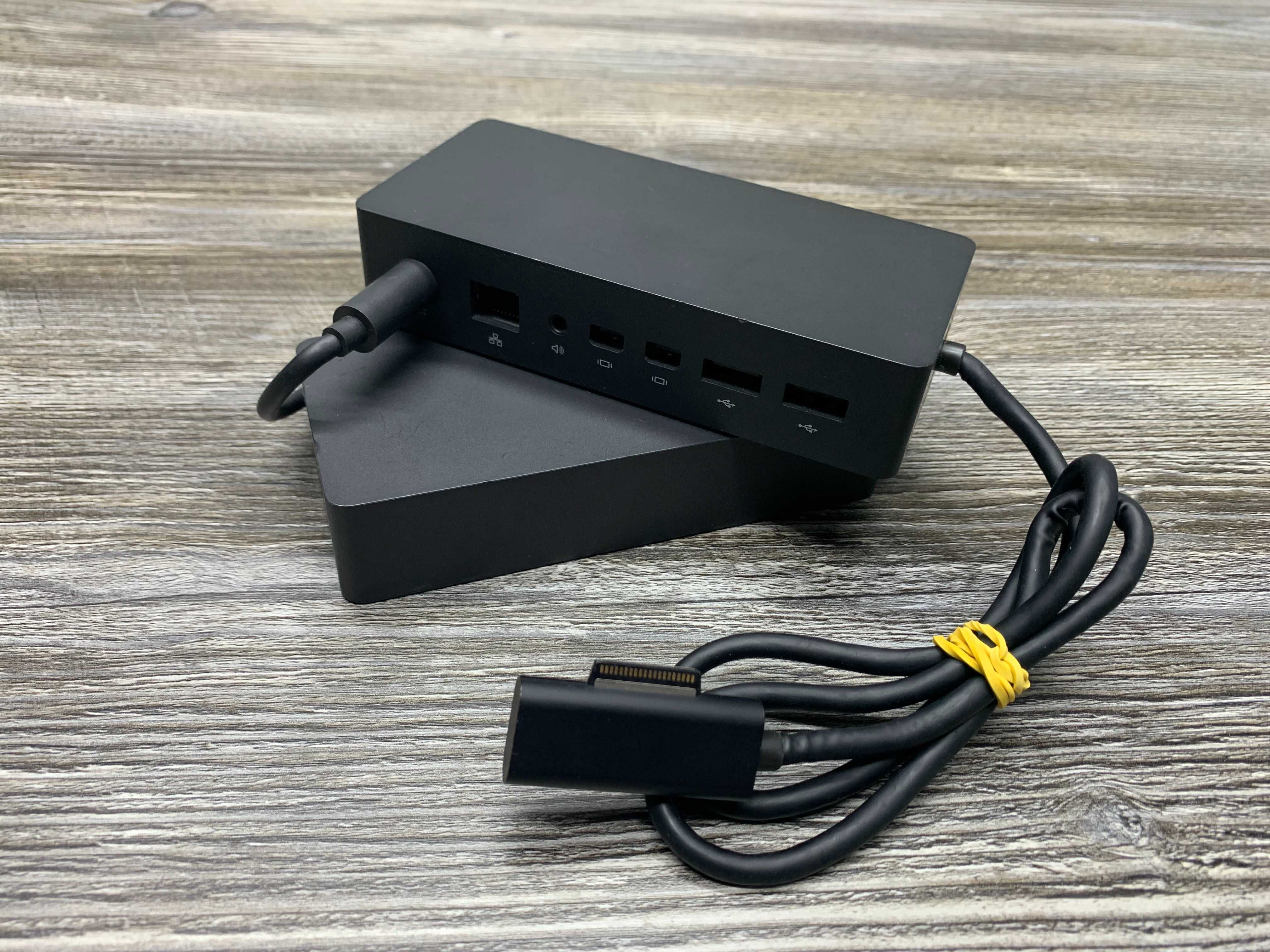 Док-станція Microsoft Surface Dock 1661 + Блок живлення Microsoft 1749