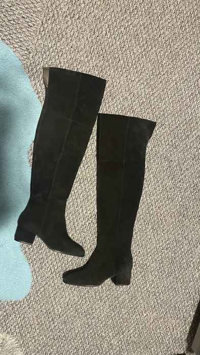 Высокие ботфорты замшевые натуральные.