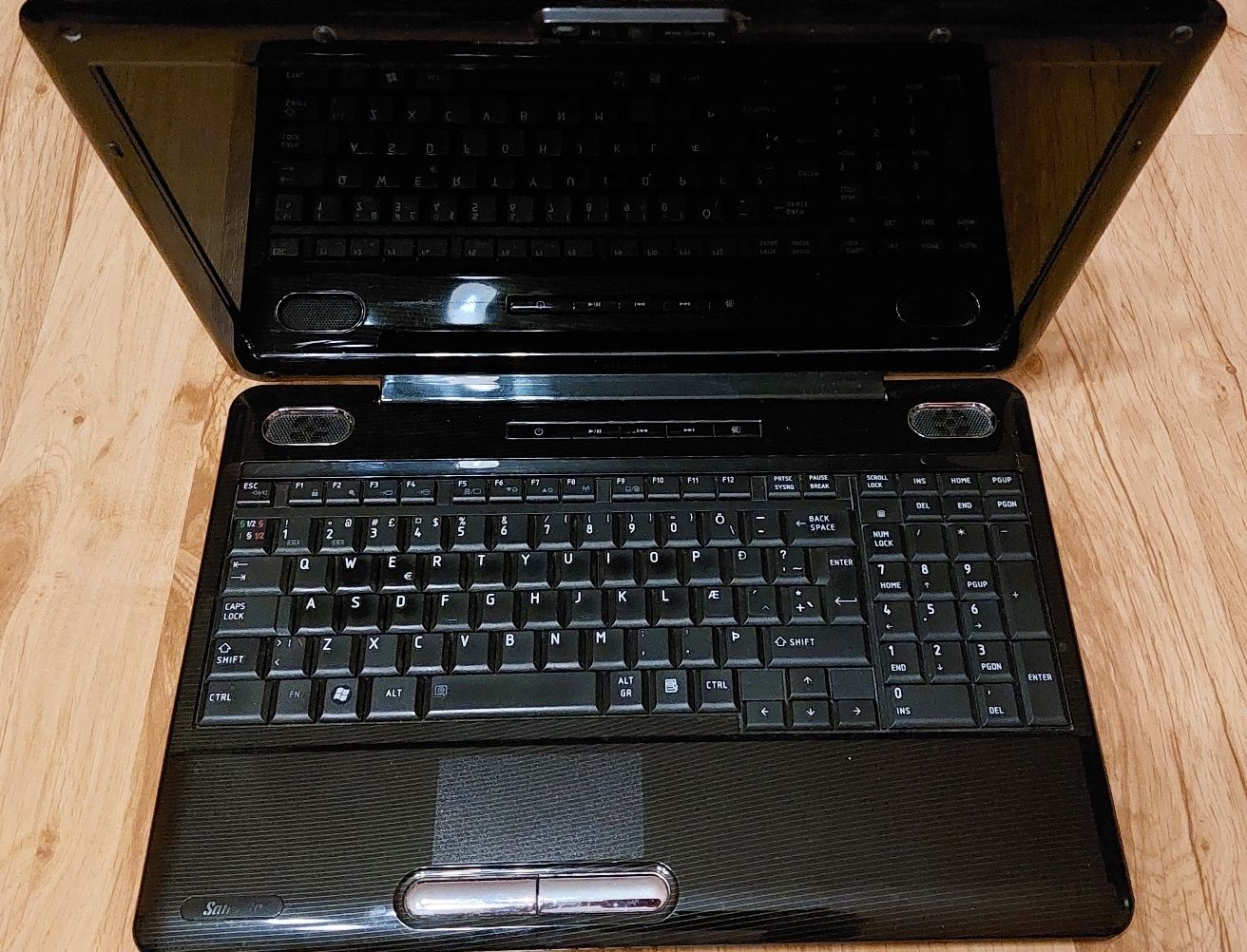 Toshiba Satellite L505-119 /Intel Core Duo !Uszkodzona Grafika