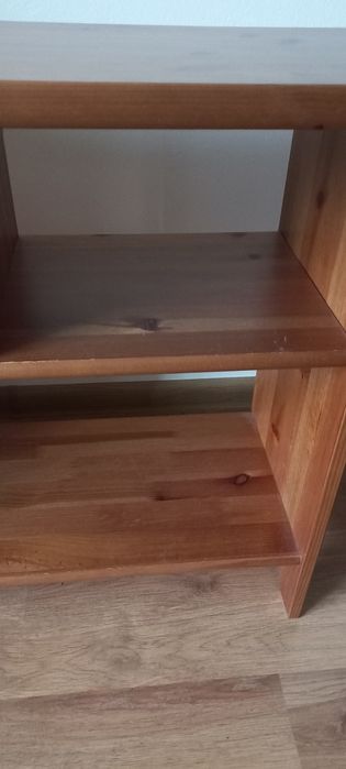 Półka stojąca oraz stolik okrągły Ikea