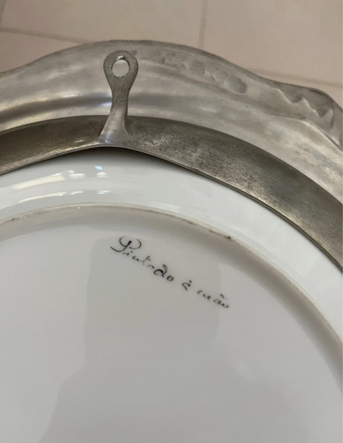 Prato decorativo em estanho