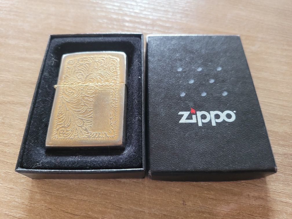 Запальничка Zippo Gold