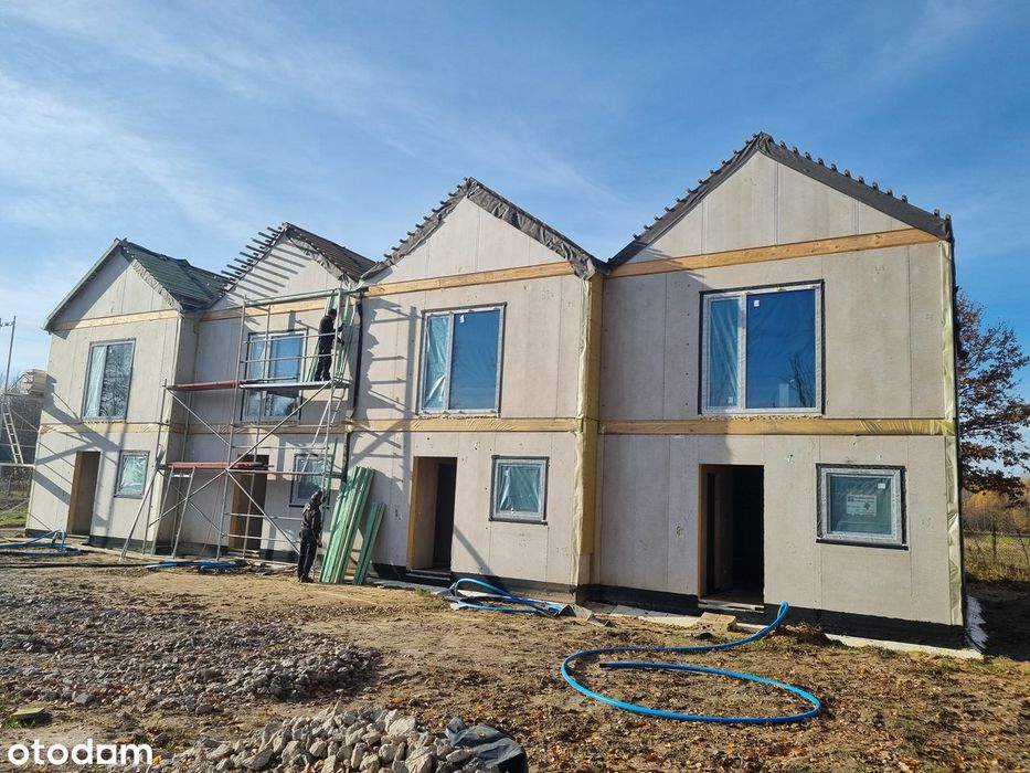 Segment dwupoziomowym 90,29m2 + 4 pokoje,ogródek-  Promocja !