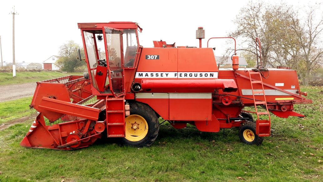 Зернозбиральний комбайн Massey Ferguson MF 307