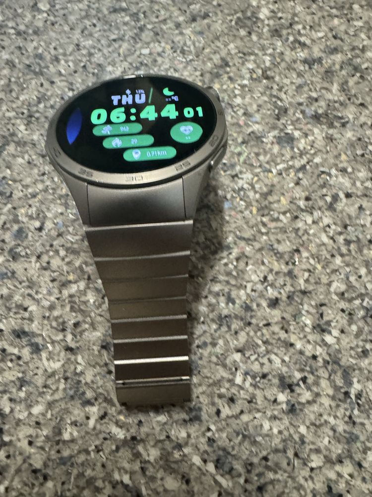 Huawei watch Gt4- 46mm  elite brak pudełka i z rysa