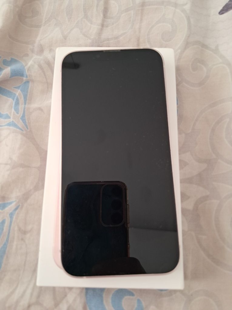 Sprzedam iPhone 13