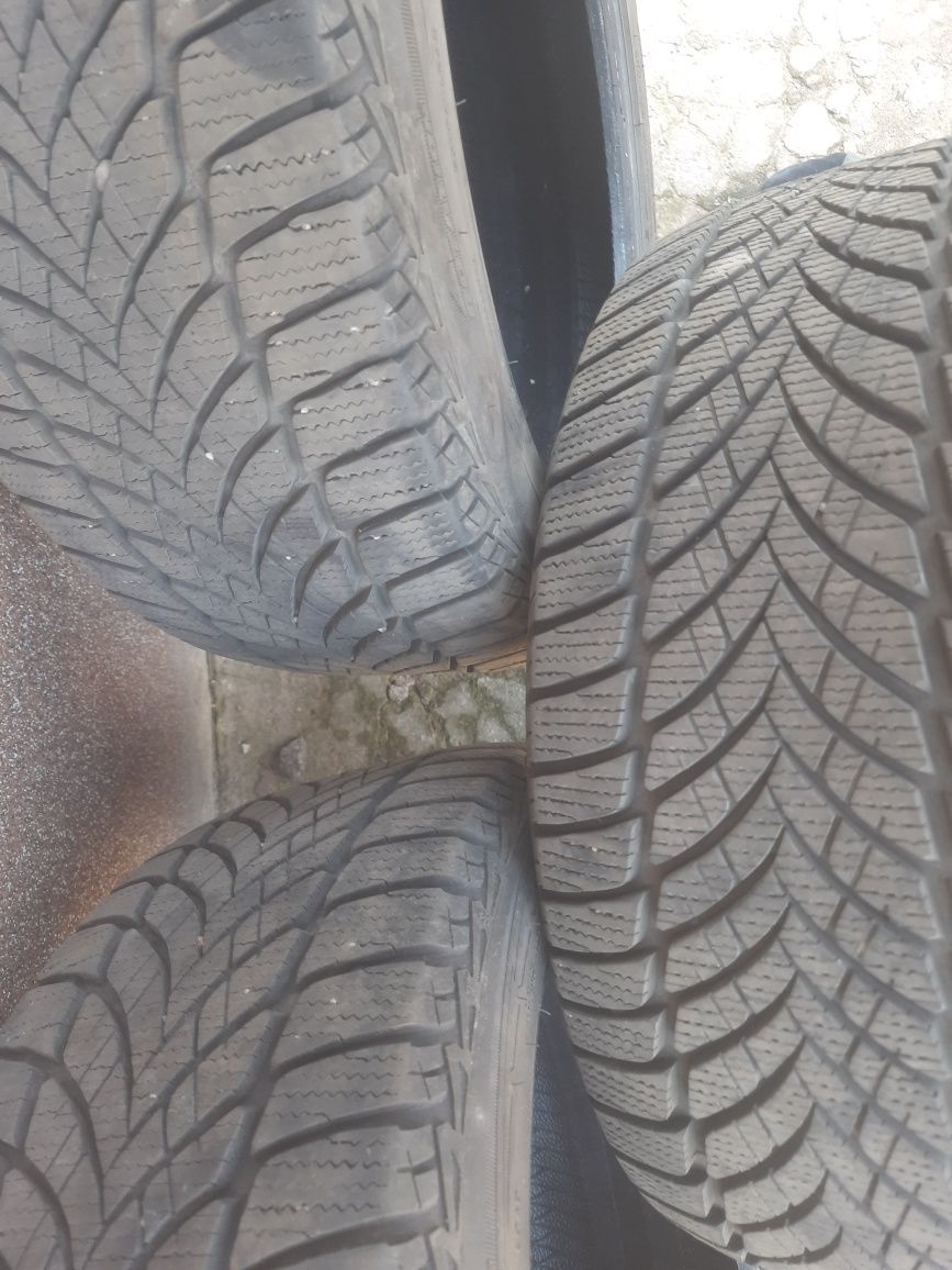 Шини good year 235/45 r17