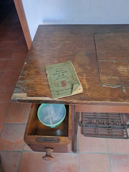 Máquina de Costura Singer n°15 antiga.