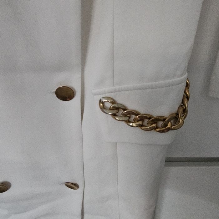 Elegancka sukienka damska zakietowa że złotymi ozdobami, rozmiar 40