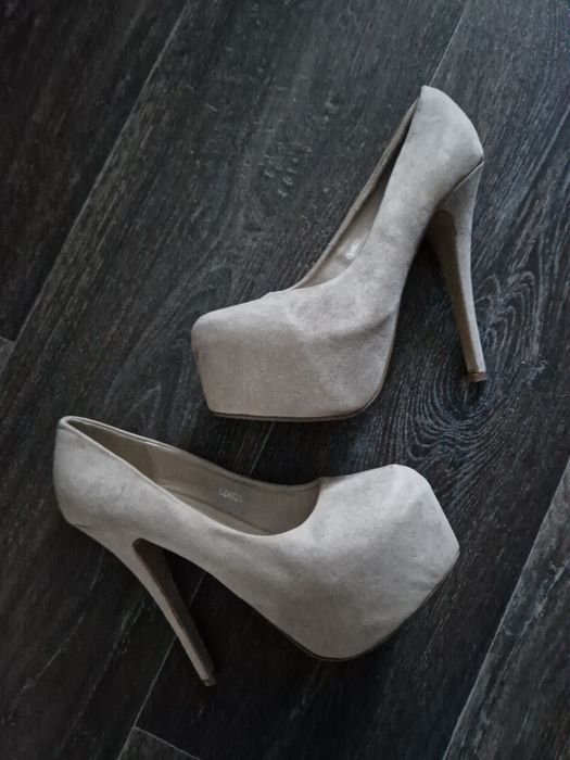 Туфли на каблуке замшевые женские р. 39