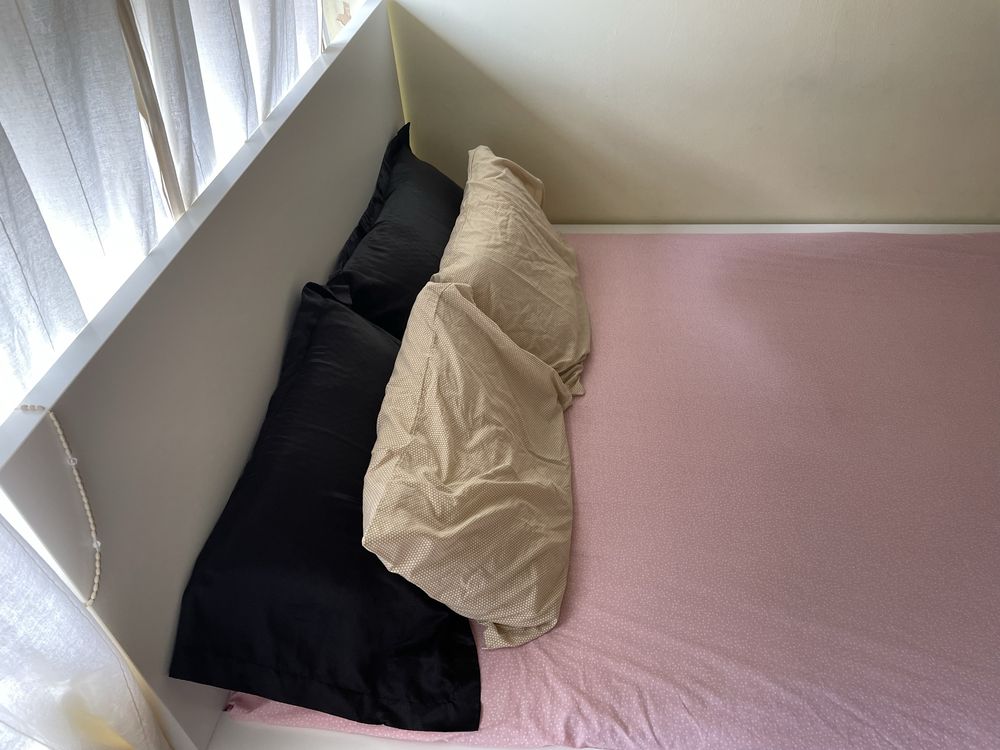 Venda de cama com estrado incluído