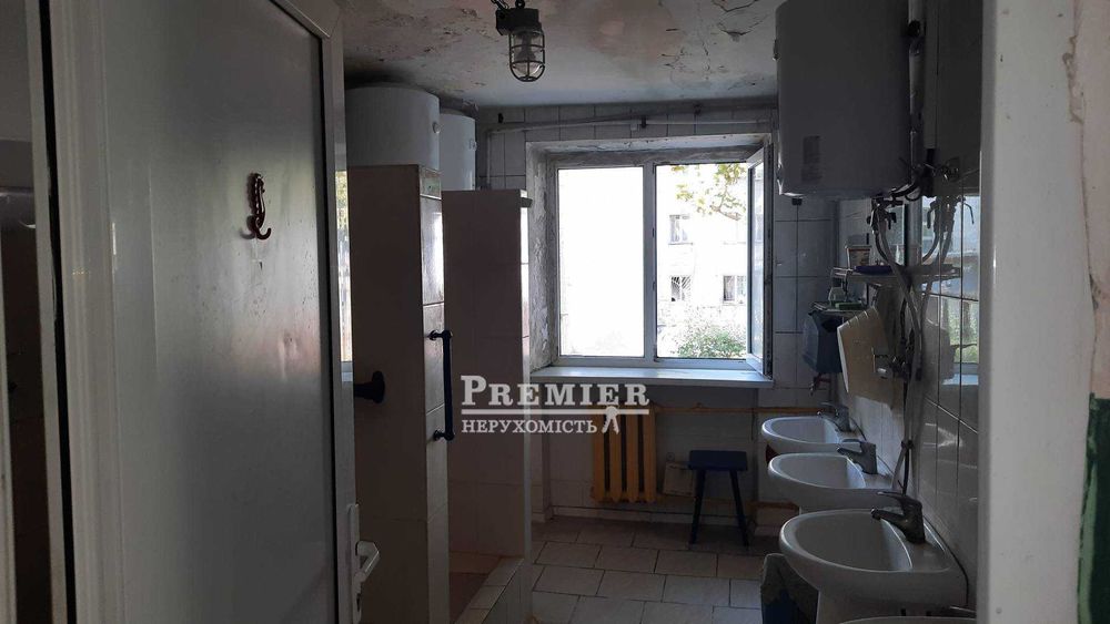 У продажу кімната у комунальній квартирі 18.4 кв.м.