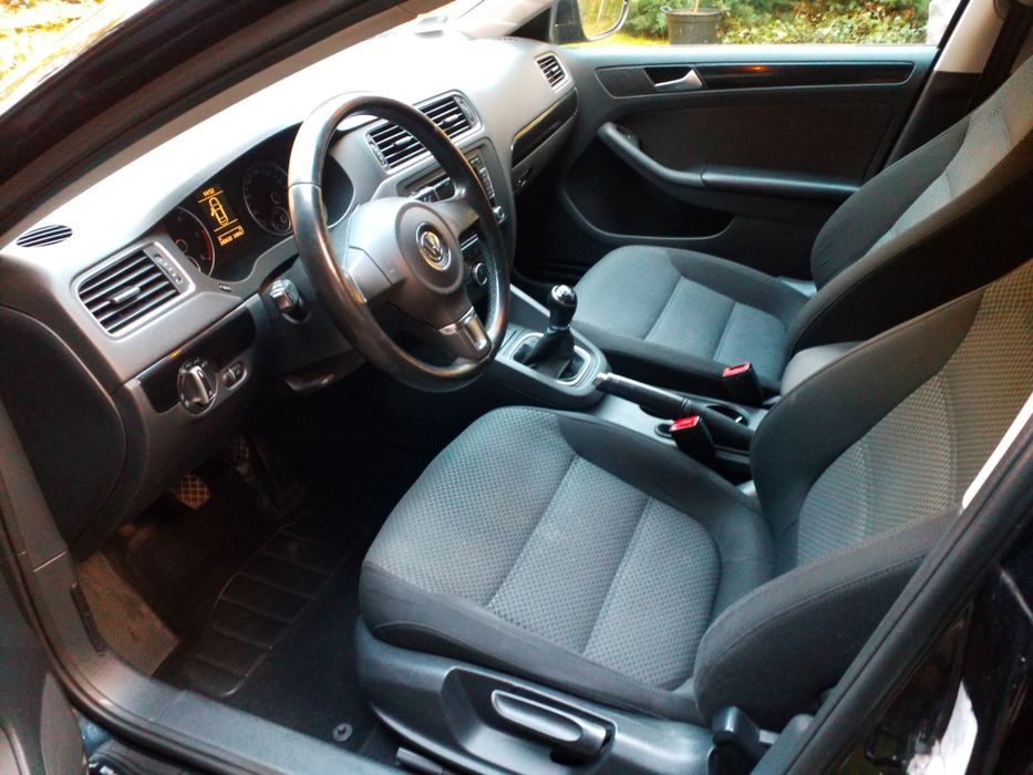 Elegancki VW Jetta 1.6TDI 2013/14 salon Polska, bogate wyposażenie