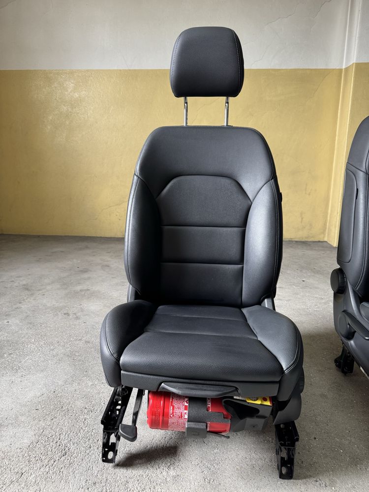 Bancos em pele para mercedes B 180 W246 218