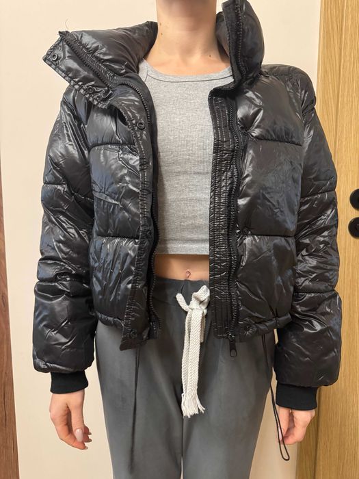 Stradivarius czarna pikowana kurtka puffer