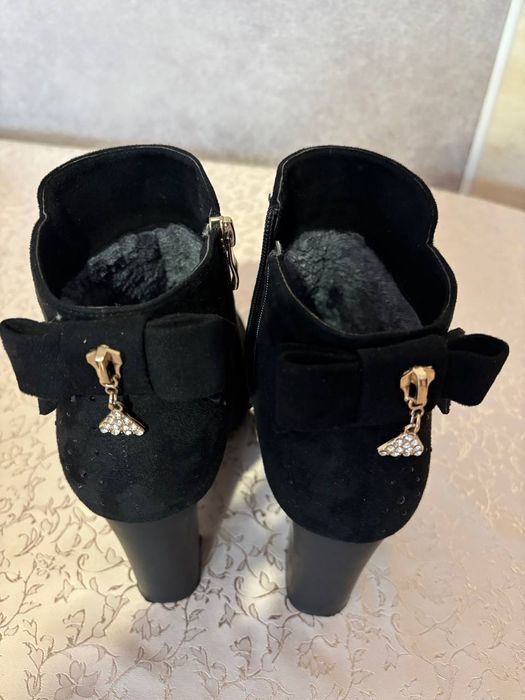 Ботіночки з натуральної замші