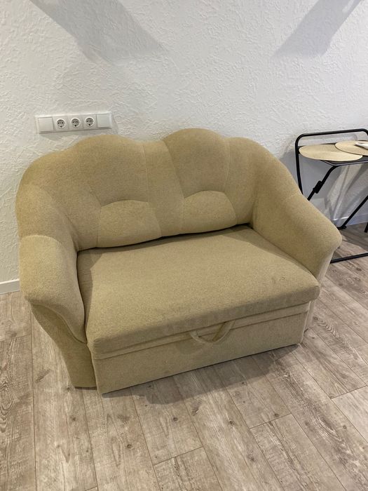 Диван б/у розкладний