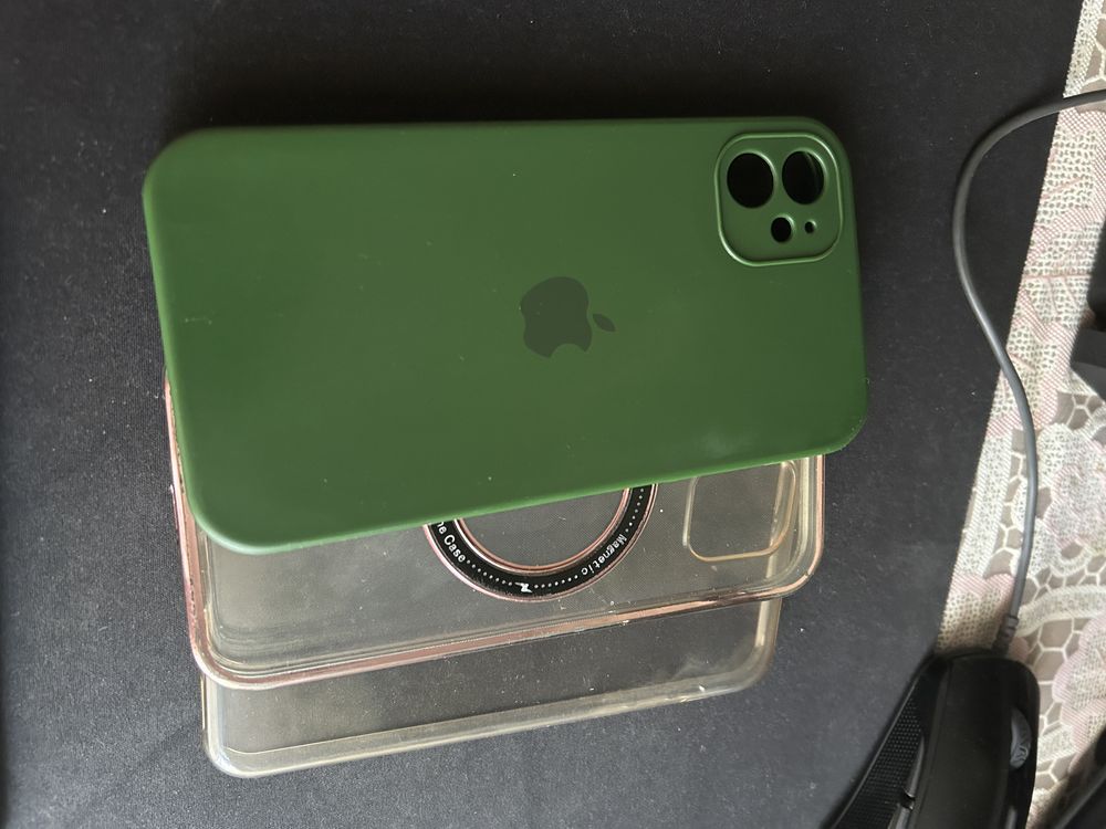 Iphone 11  64gb білий стан околоідеальний