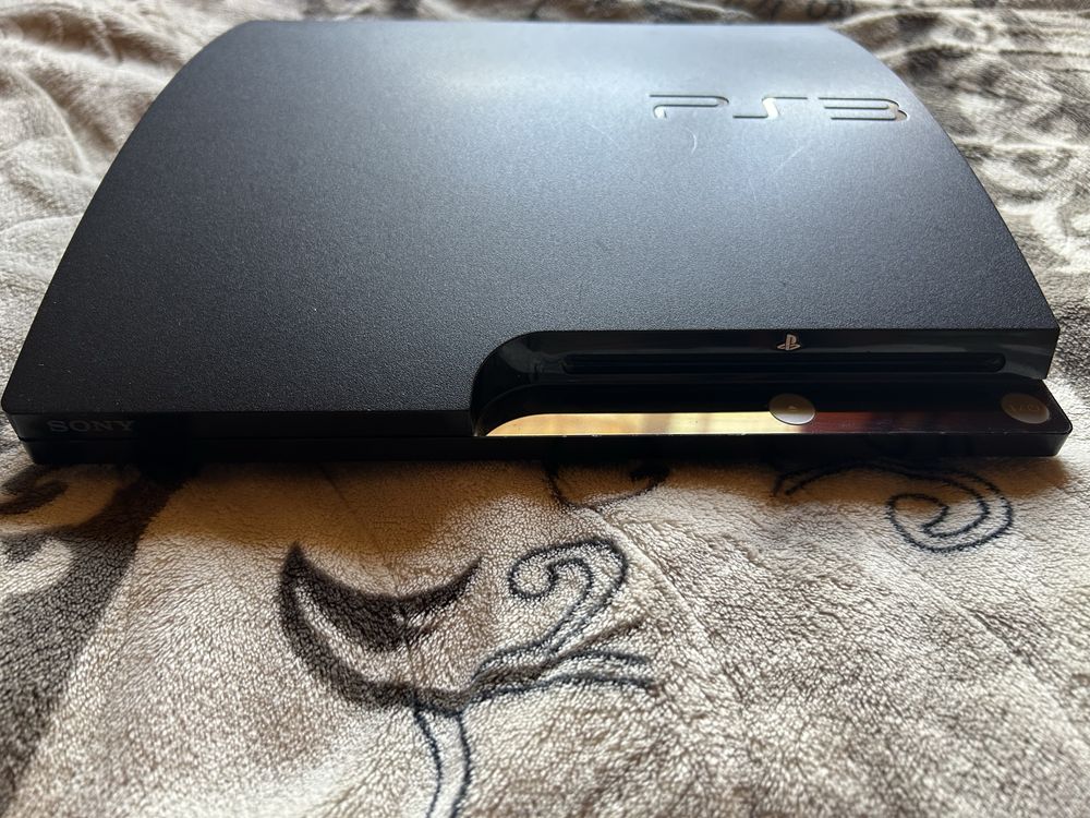 Playstation 3 slim hen + 40 ігр