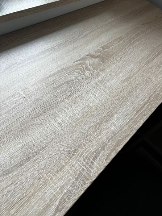 Sprzedam blat/ biuro dąb sonoma plus 4 nogi z Ikea czarne