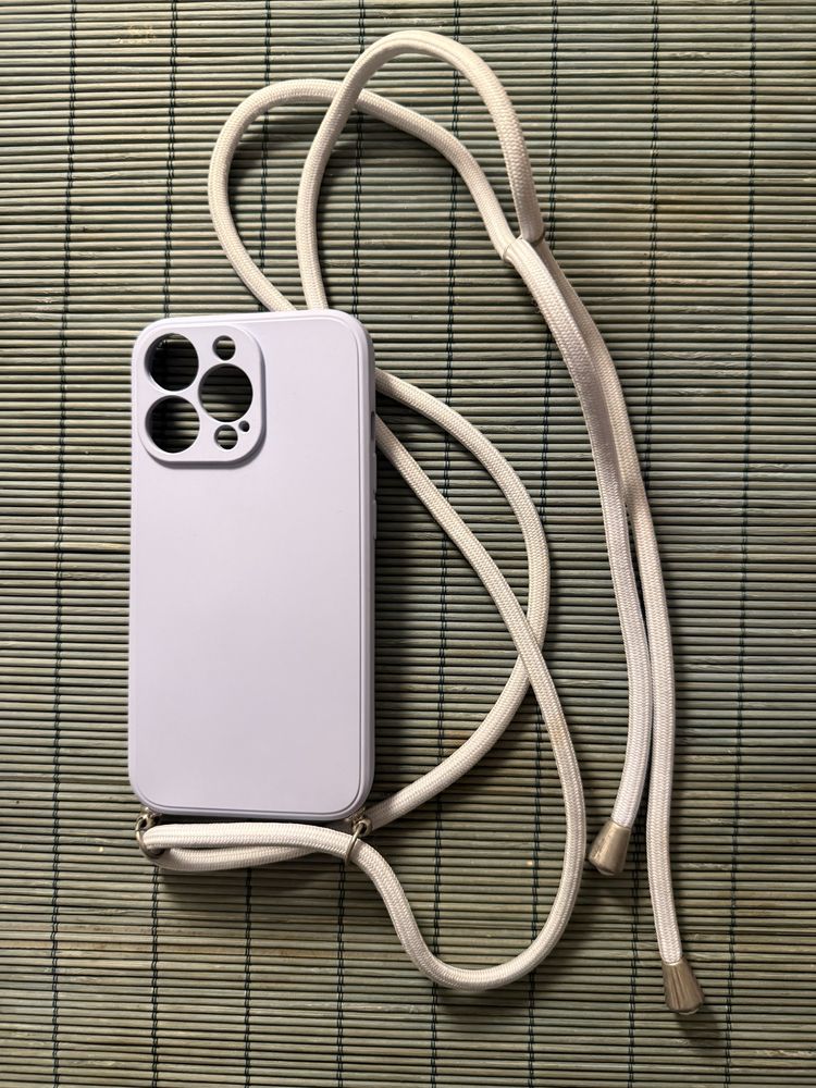 Etui na sznureczku iphone 13 pro