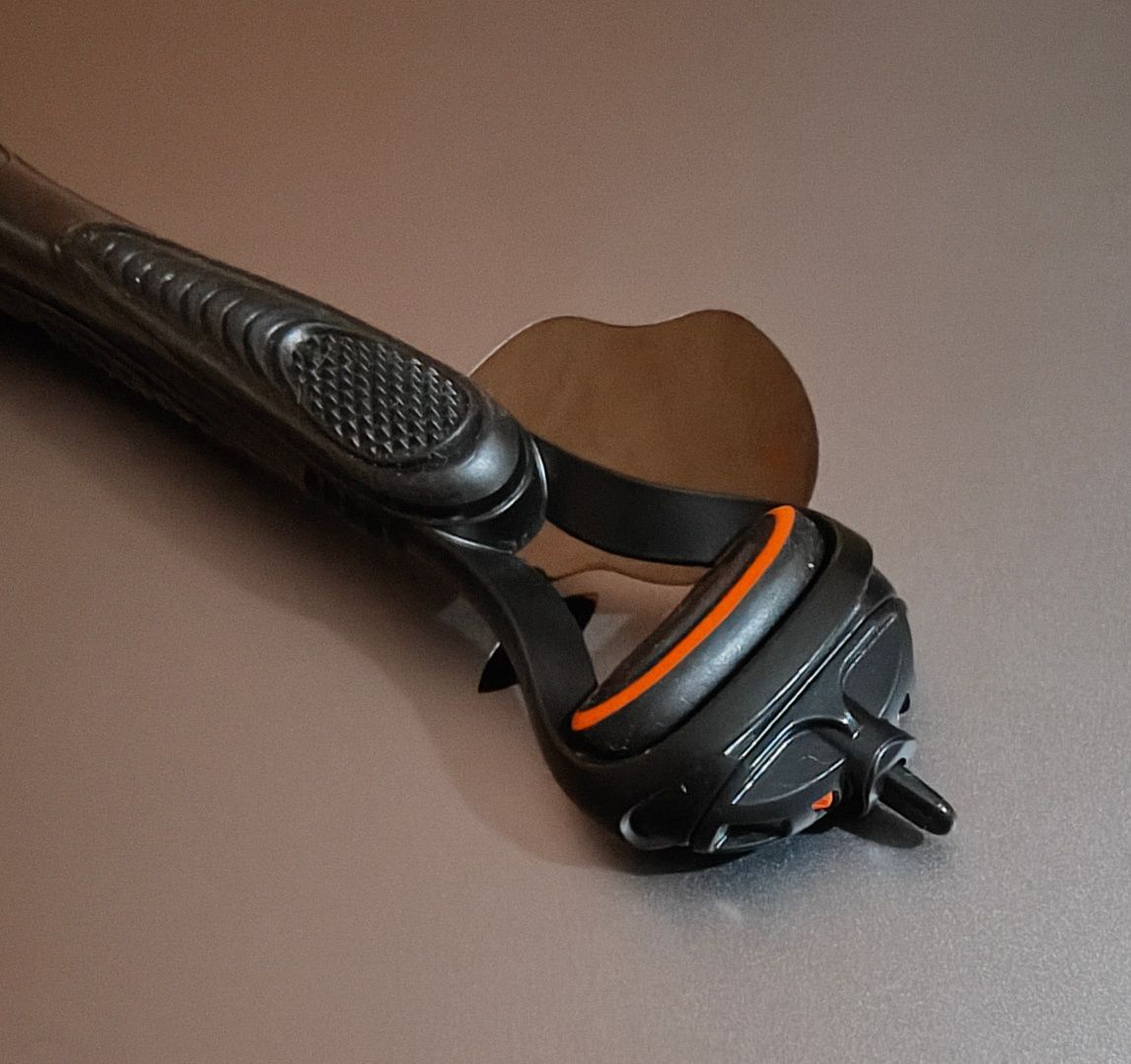 Станок Gillette Fusion чорний новий