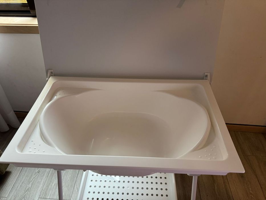 Muda fralda e Banheira  de Bebé (trocador)