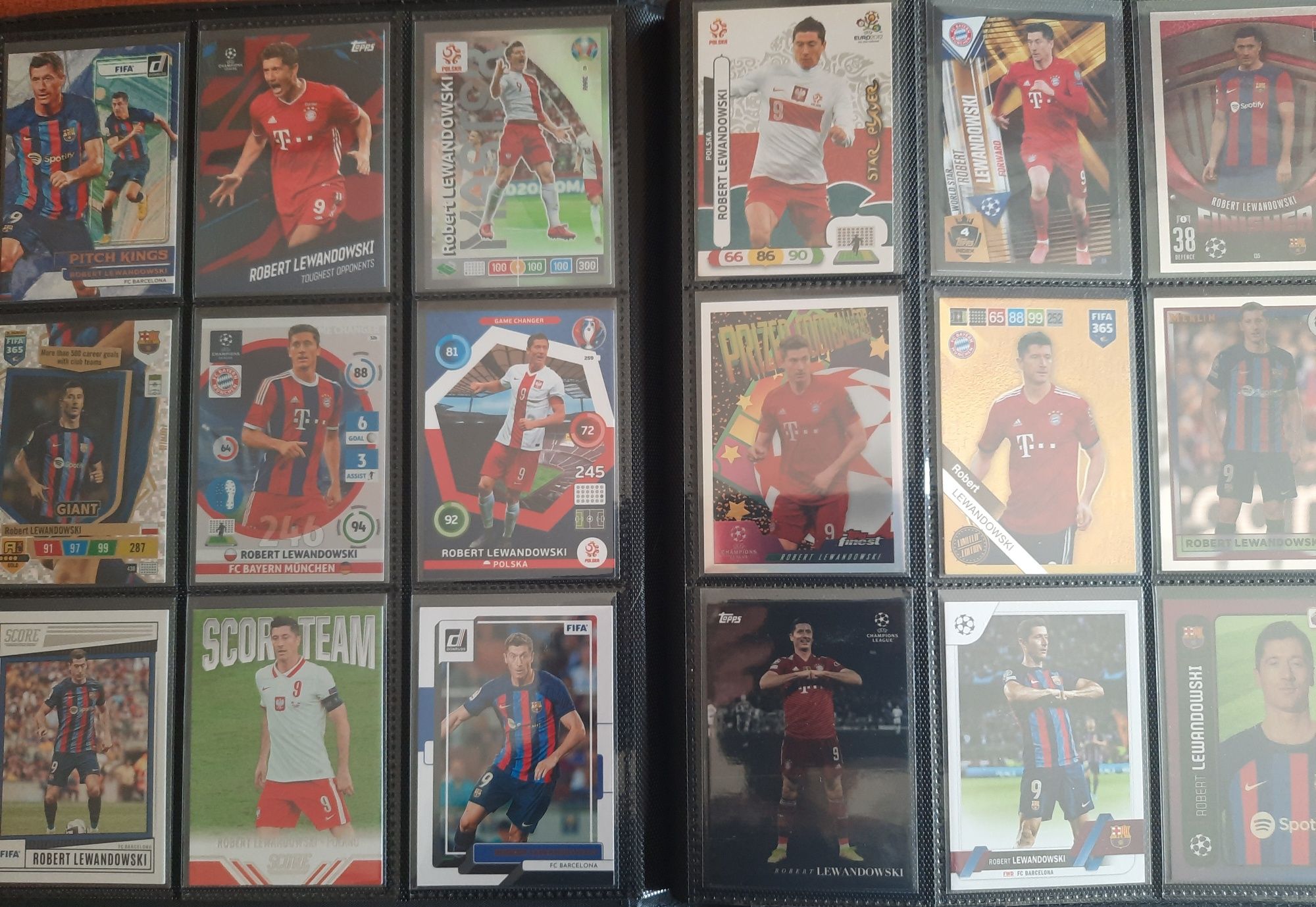 Conjunto de Cards e cromos todos diferentes