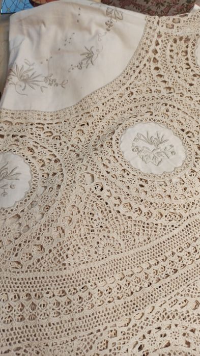 Toalha bordada à mão