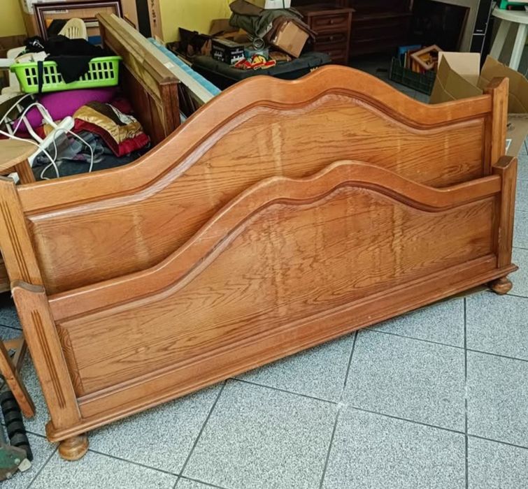 Cama com estrado 2m x 1.80m