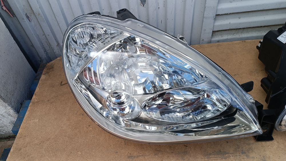Vendo faróis de Citroen xsara ano 2000/05