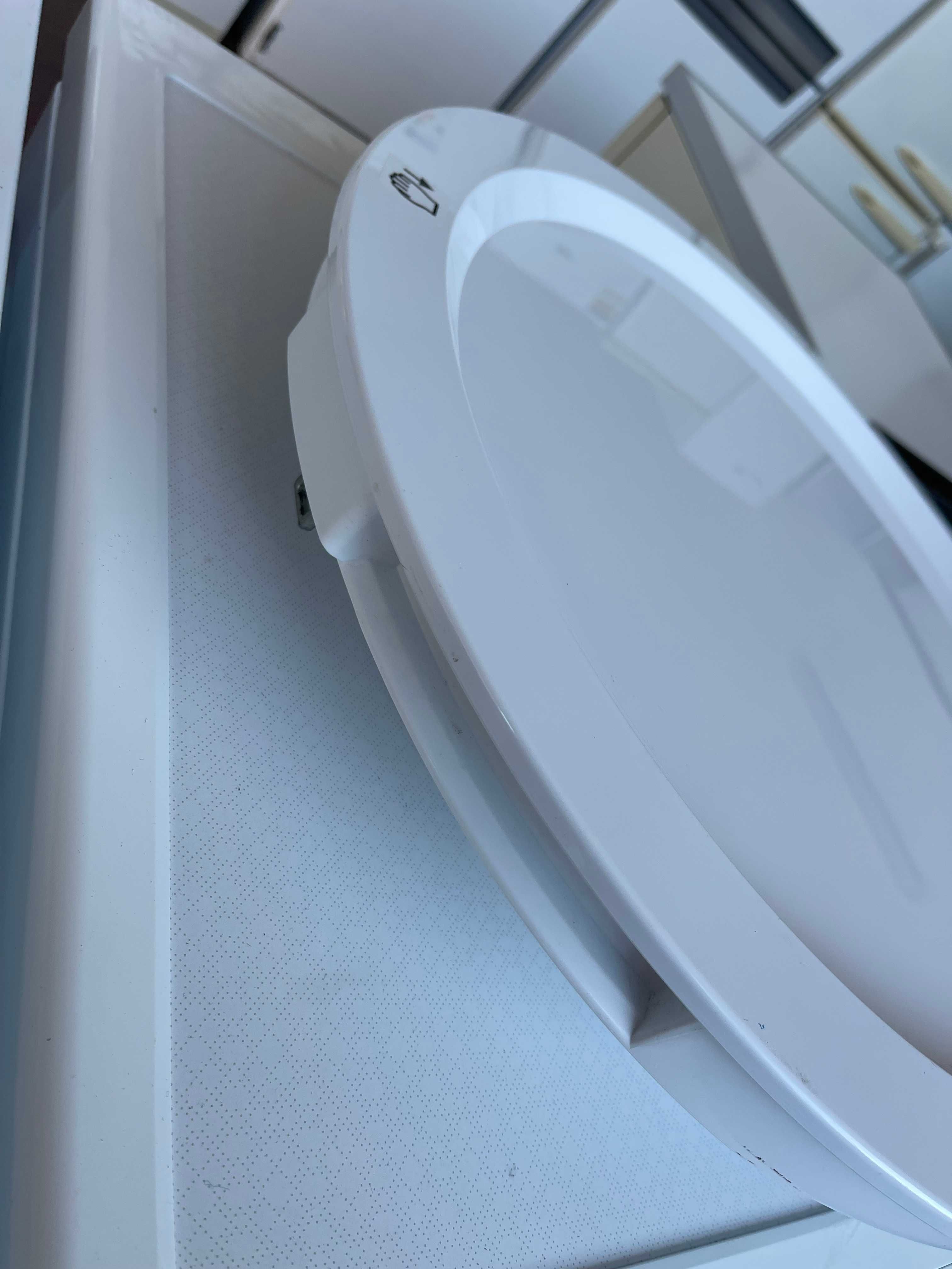 Drzwi do suszarki Beko DPS 7405 W3