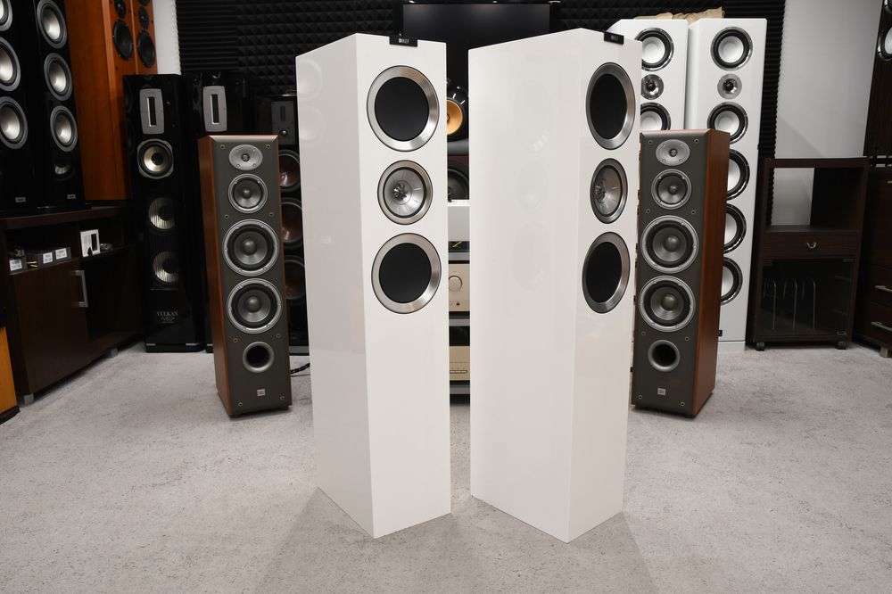 Kolumny podłogowe stereo KEF R700 białe w perfekcyjnym stanie!