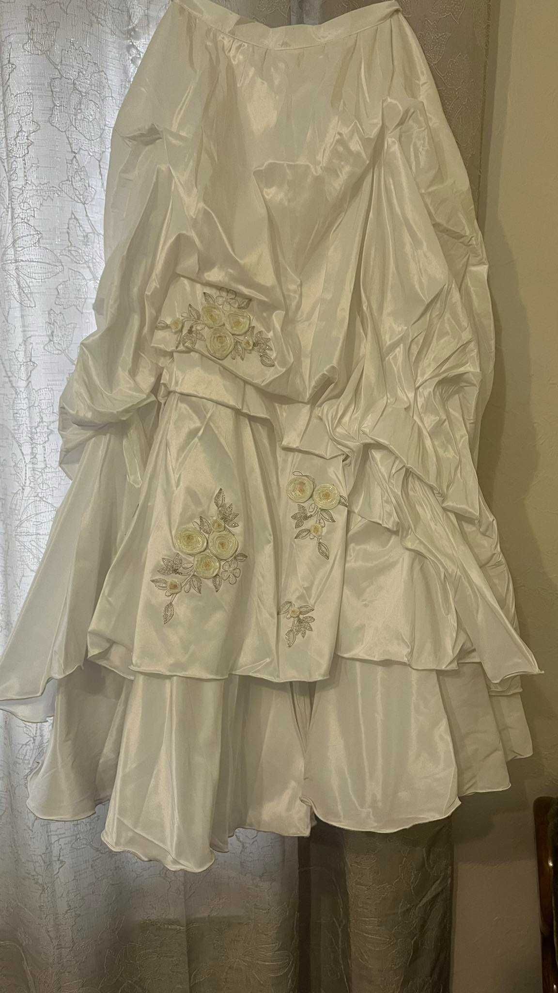Suknia ślubna dwu częsciowa