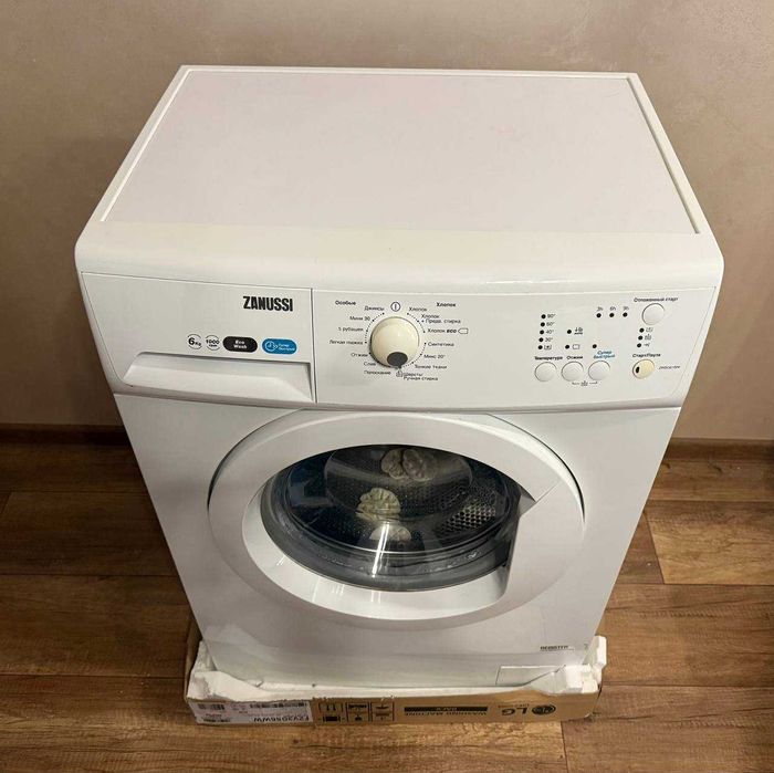 Пральна машина Zanussi ZWSG6100V на запчастини або під відновлення