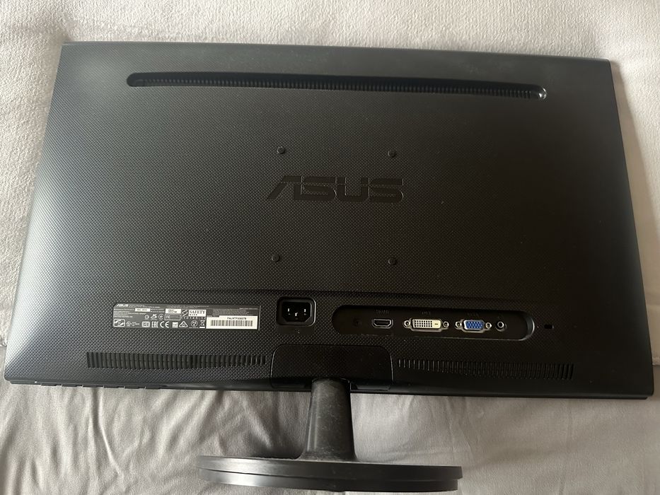 Monitor Asus 24" "Gamer"