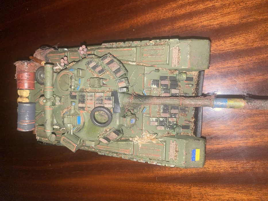 Танк Т80  у маштабі 1:35