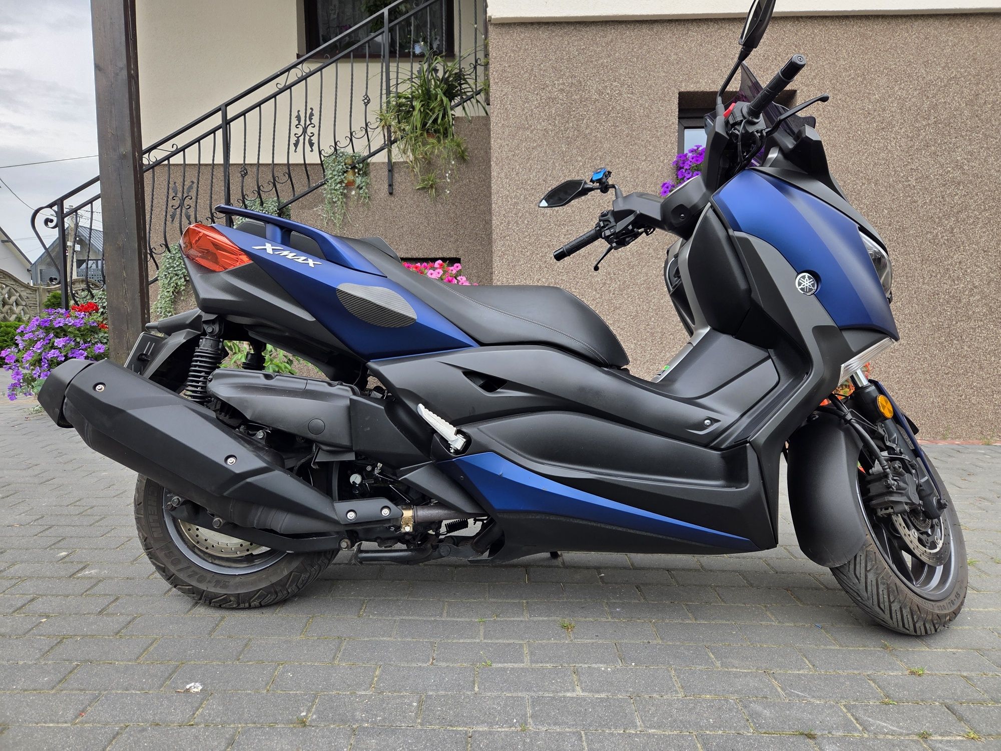 Yamaha XMAX 400 Tech-Max, niebieska, stan idealny, okazja