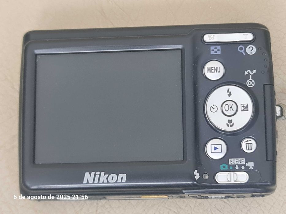 máquina fotográfica e de filmar - NIKON - Nº 7