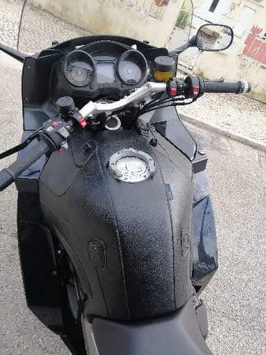 Bmw k1300gt  para as curvas