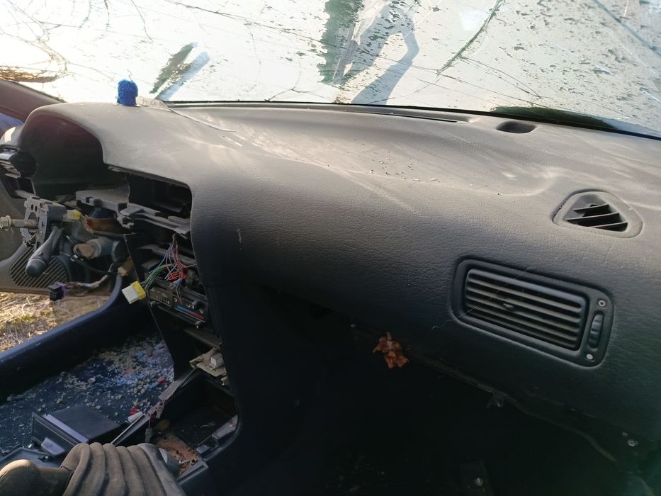 Tablier Nissan 100 NX em boas condições