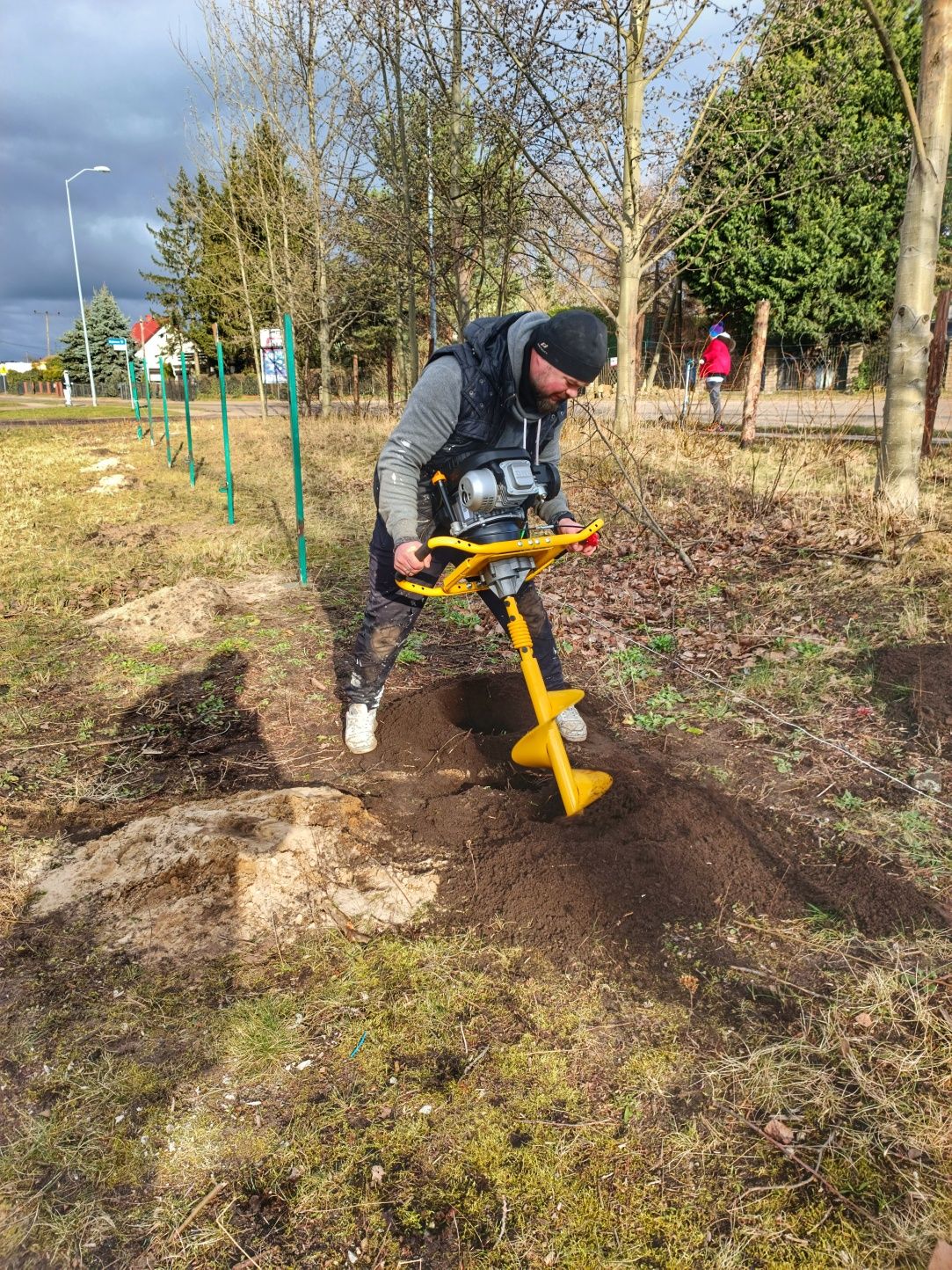 Wynajem WIERTNICA, aerator, koparka, wertykulator, wypożyczalnia