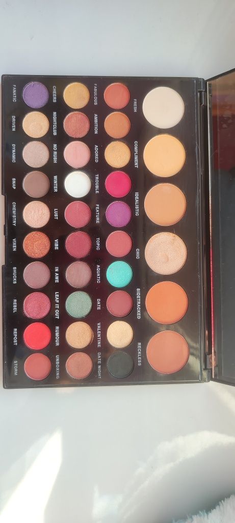 Paleta cieni REVOLUTION