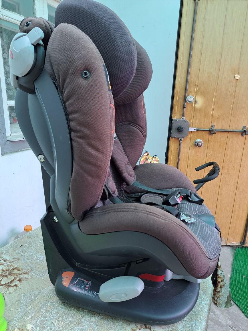 Автокрісло дитяче BeSafe izi comfort