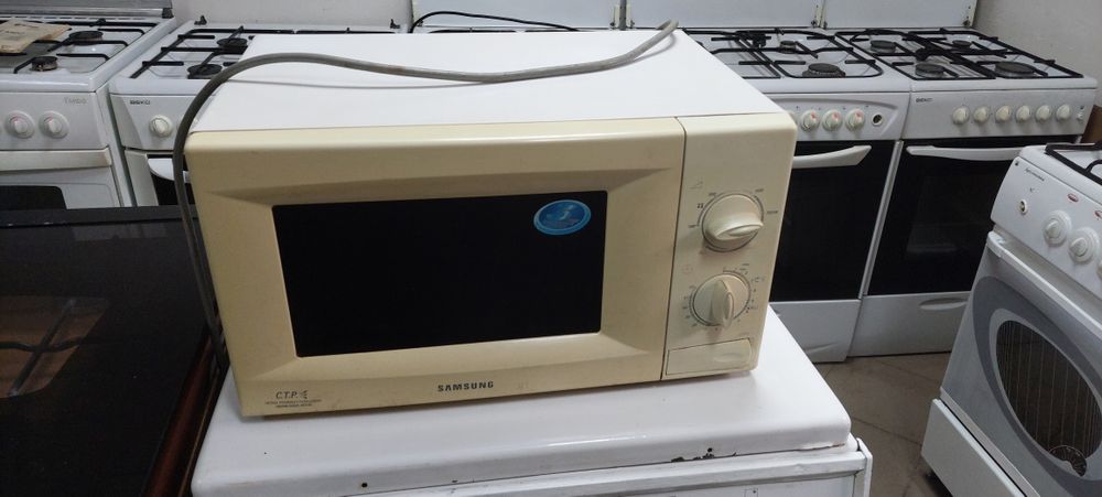 Мікрохвильова піч самсунг хороший дуже бренд.